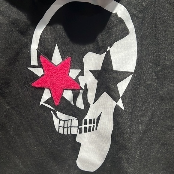 Skulls hoodie with heart patch. Junior smalls. NWT - Picture 5 of 5